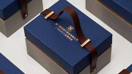 企業(yè)周年紀(jì)念品定制：讓每一份禮物都獨(dú)具匠心